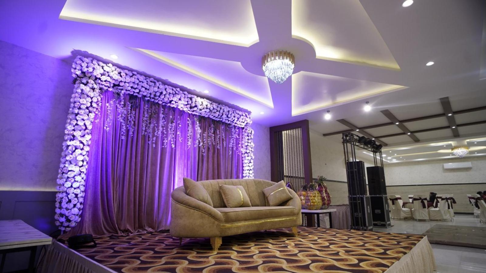 The Imperial Hotel And Convention Centre Канпур Екстериор снимка